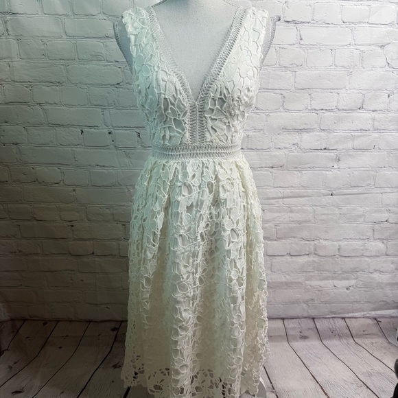 LULUS Ivory Lace Midi Dress XS - Picture 2 of 10